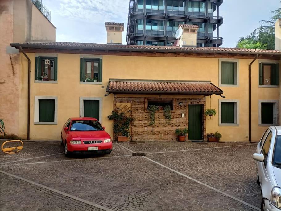Appartamento Bonbon, Centro Storico Con Parcheggio Гориция Екстериор снимка